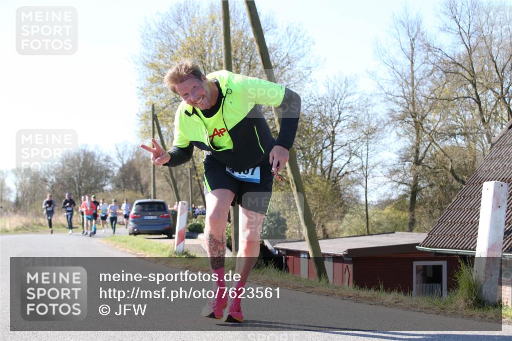 06.04.2025 - 44. Internationalen Wilhelmsburger Insellauf Jannik Wohlers http://msf.ph/oto/7623561 06.04.2025 10:29:03 Laufen 407 meine-sportfotos.de