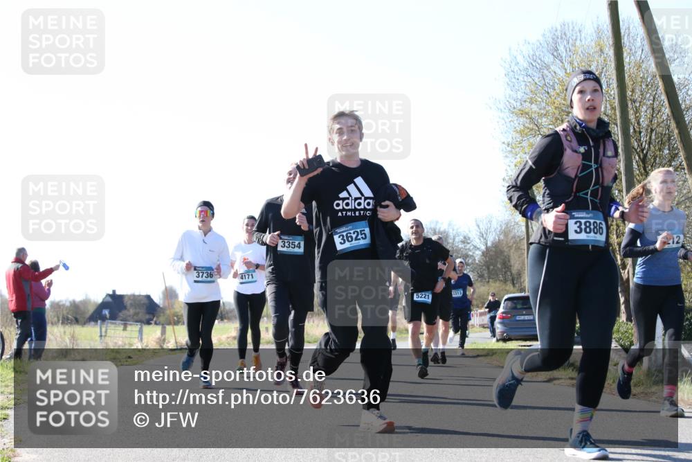 06.04.2025 - 44. Internationalen Wilhelmsburger Insellauf Jannik Wohlers http://msf.ph/oto/7623636 06.04.2025 10:29:37 Laufen 3736, 4171, 3354, 3625, 5221, 3313, 3886, 12 meine-sportfotos.de