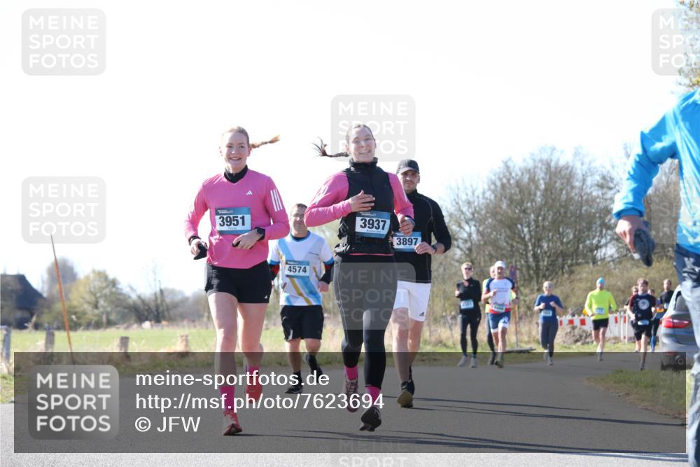 06.04.2025 - 44. Internationalen Wilhelmsburger Insellauf Jannik Wohlers http://msf.ph/oto/7623694 06.04.2025 10:29:58 Laufen 3951, 4574, 3937, 3897 meine-sportfotos.de