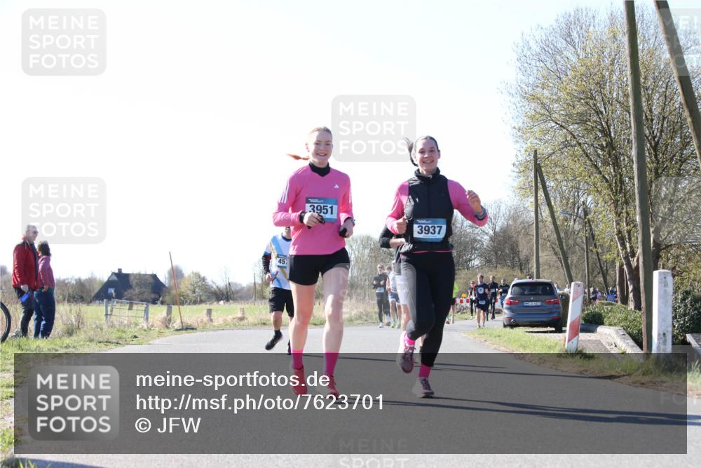 06.04.2025 - 44. Internationalen Wilhelmsburger Insellauf Jannik Wohlers http://msf.ph/oto/7623701 06.04.2025 10:30:00 Laufen 457, 3951, 3937 meine-sportfotos.de