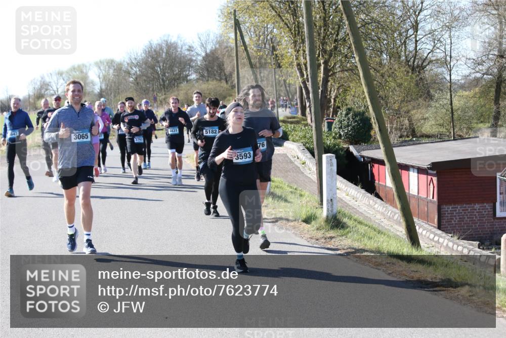 06.04.2025 - 44. Internationalen Wilhelmsburger Insellauf Jannik Wohlers http://msf.ph/oto/7623774 06.04.2025 10:30:34 Laufen 3647, 3065, 3763, 4431, 5182, 3593, 76 meine-sportfotos.de