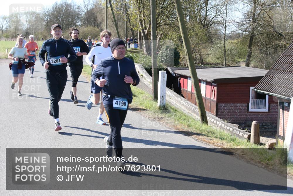 06.04.2025 - 44. Internationalen Wilhelmsburger Insellauf Jannik Wohlers http://msf.ph/oto/7623801 06.04.2025 10:30:45 Laufen 4444, 3261, 268, 4196 meine-sportfotos.de