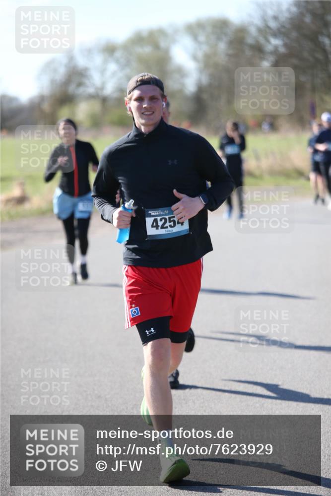 06.04.2025 - 44. Internationalen Wilhelmsburger Insellauf Jannik Wohlers http://msf.ph/oto/7623929 06.04.2025 10:32:06 Laufen 1, 4254 meine-sportfotos.de