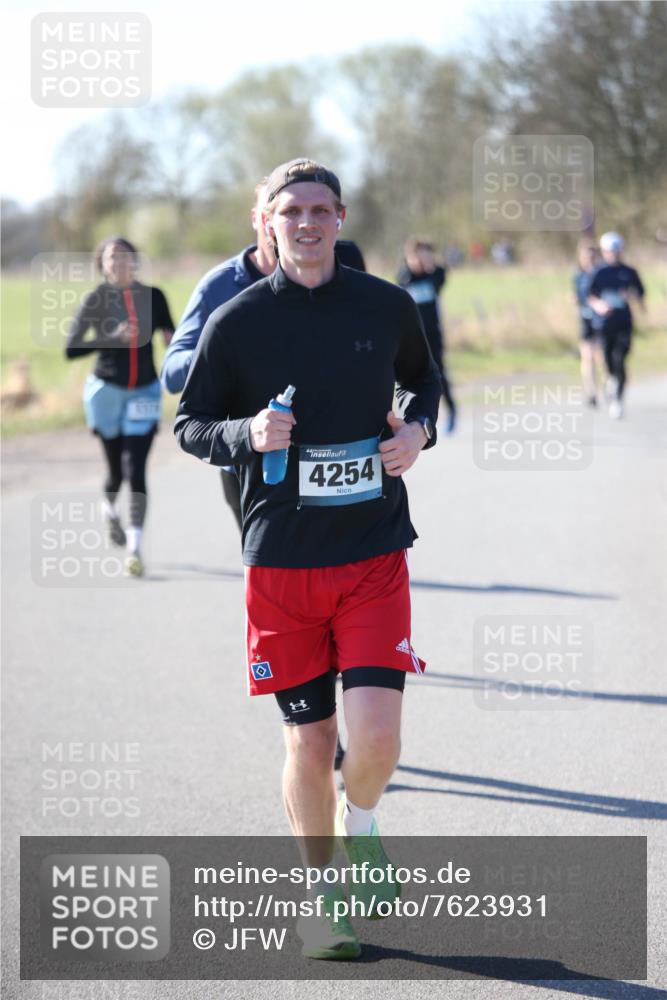 06.04.2025 - 44. Internationalen Wilhelmsburger Insellauf Jannik Wohlers http://msf.ph/oto/7623931 06.04.2025 10:32:07 Laufen 4254 meine-sportfotos.de