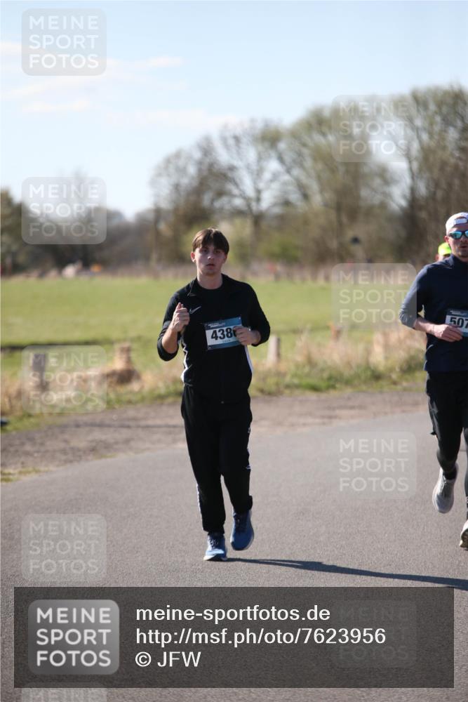 06.04.2025 - 44. Internationalen Wilhelmsburger Insellauf Jannik Wohlers http://msf.ph/oto/7623956 06.04.2025 10:32:14 Laufen 438, 507 meine-sportfotos.de