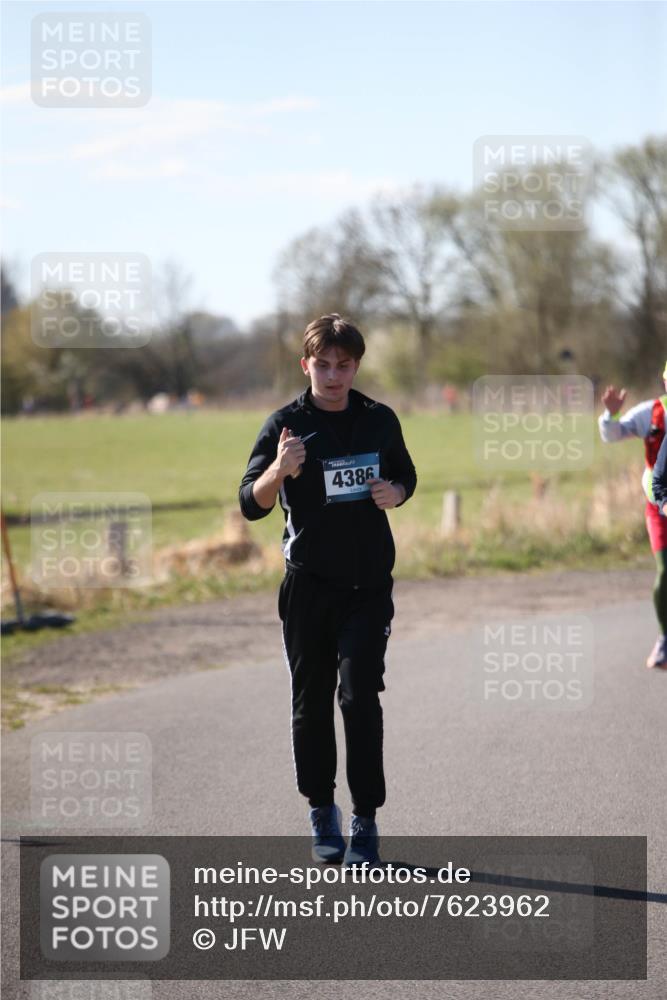 06.04.2025 - 44. Internationalen Wilhelmsburger Insellauf Jannik Wohlers http://msf.ph/oto/7623962 06.04.2025 10:32:15 Laufen 4386 meine-sportfotos.de