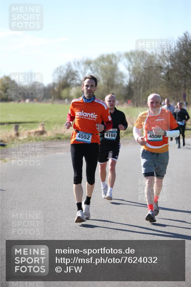 06.04.2025 - 44. Internationalen Wilhelmsburger Insellauf Jannik Wohlers http://msf.ph/oto/7624032 06.04.2025 10:32:40 Laufen 4552, 4168, 4168, 4550 meine-sportfotos.de