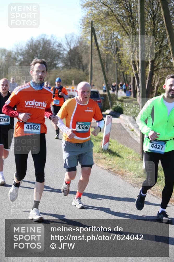 06.04.2025 - 44. Internationalen Wilhelmsburger Insellauf Jannik Wohlers http://msf.ph/oto/7624042 06.04.2025 10:32:42 Laufen 4168, 4552, 5020, 4550, 4427 meine-sportfotos.de