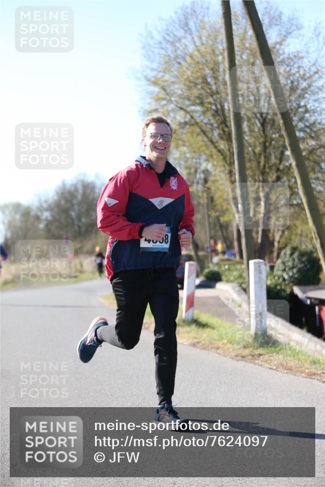 06.04.2025 - 44. Internationalen Wilhelmsburger Insellauf Jannik Wohlers http://msf.ph/oto/7624097 06.04.2025 10:32:57 Laufen 4008 meine-sportfotos.de