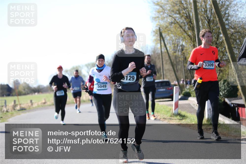 06.04.2025 - 44. Internationalen Wilhelmsburger Insellauf Jannik Wohlers http://msf.ph/oto/7624152 06.04.2025 10:33:19 Laufen 5049, 4206, 129, 3496, 3309 meine-sportfotos.de
