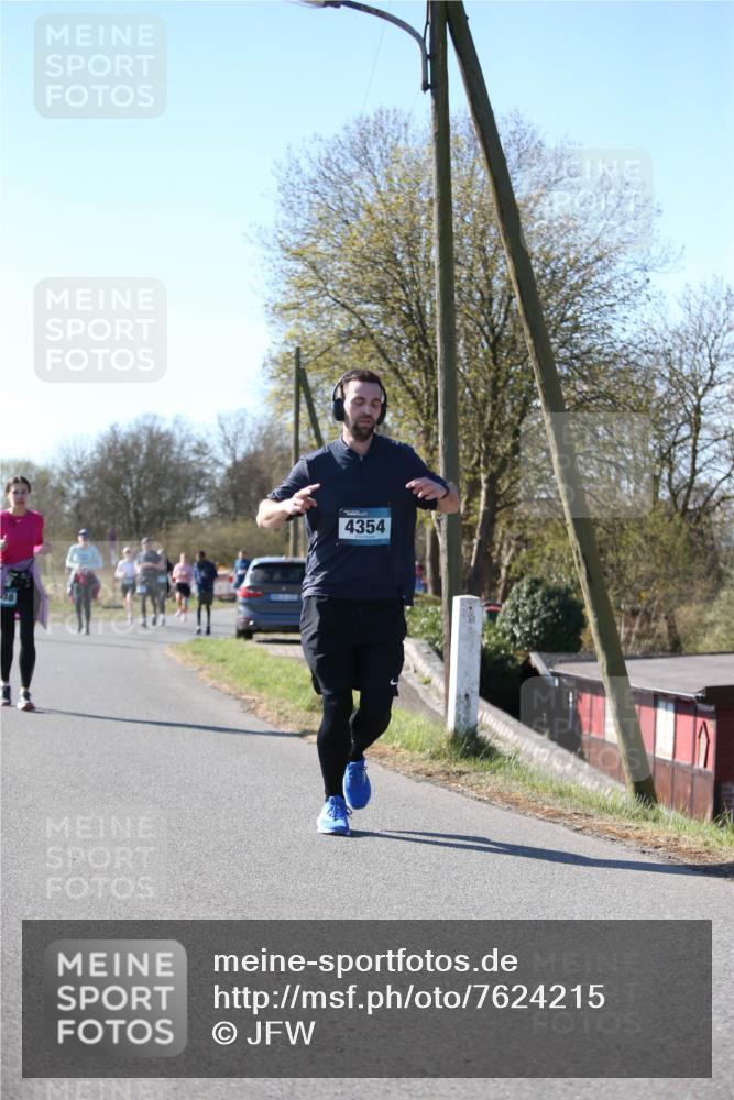 06.04.2025 - 44. Internationalen Wilhelmsburger Insellauf Jannik Wohlers http://msf.ph/oto/7624215 06.04.2025 10:33:39 Laufen 38, 4354 meine-sportfotos.de