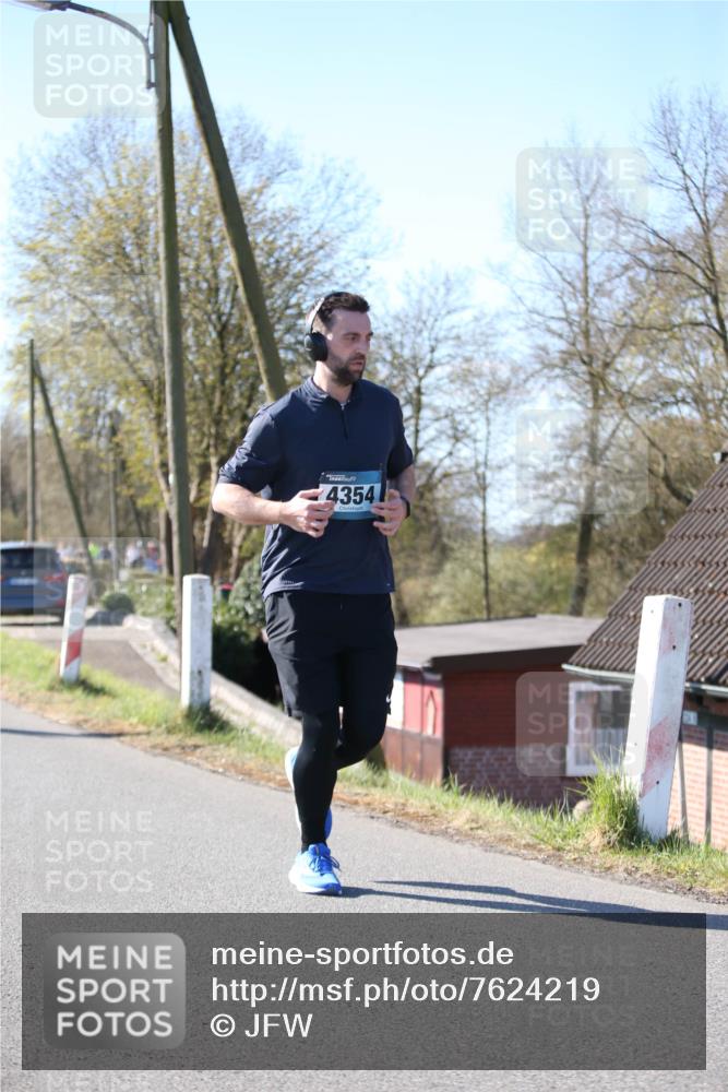 06.04.2025 - 44. Internationalen Wilhelmsburger Insellauf Jannik Wohlers http://msf.ph/oto/7624219 06.04.2025 10:33:39 Laufen 4354 meine-sportfotos.de