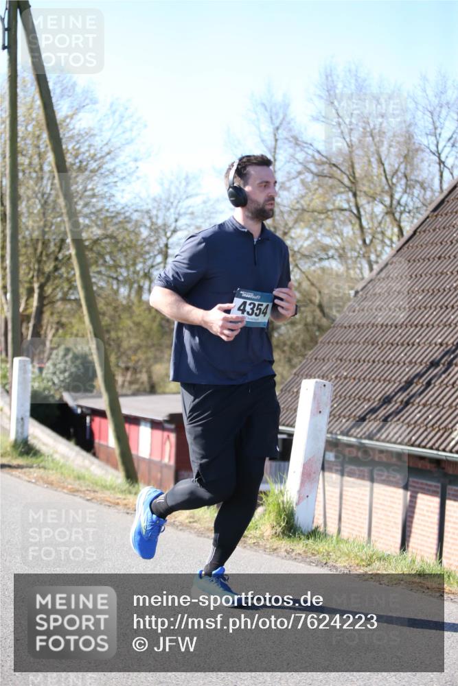 06.04.2025 - 44. Internationalen Wilhelmsburger Insellauf Jannik Wohlers http://msf.ph/oto/7624223 06.04.2025 10:33:40 Laufen 4354 meine-sportfotos.de