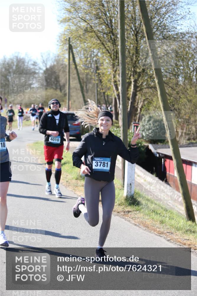 06.04.2025 - 44. Internationalen Wilhelmsburger Insellauf Jannik Wohlers http://msf.ph/oto/7624321 06.04.2025 10:34:19 Laufen 18, 4010, 3781 meine-sportfotos.de
