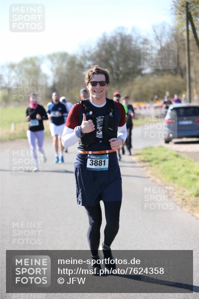 06.04.2025 - 44. Internationalen Wilhelmsburger Insellauf Jannik Wohlers http://msf.ph/oto/7624358 06.04.2025 10:34:30 Laufen 3881 meine-sportfotos.de