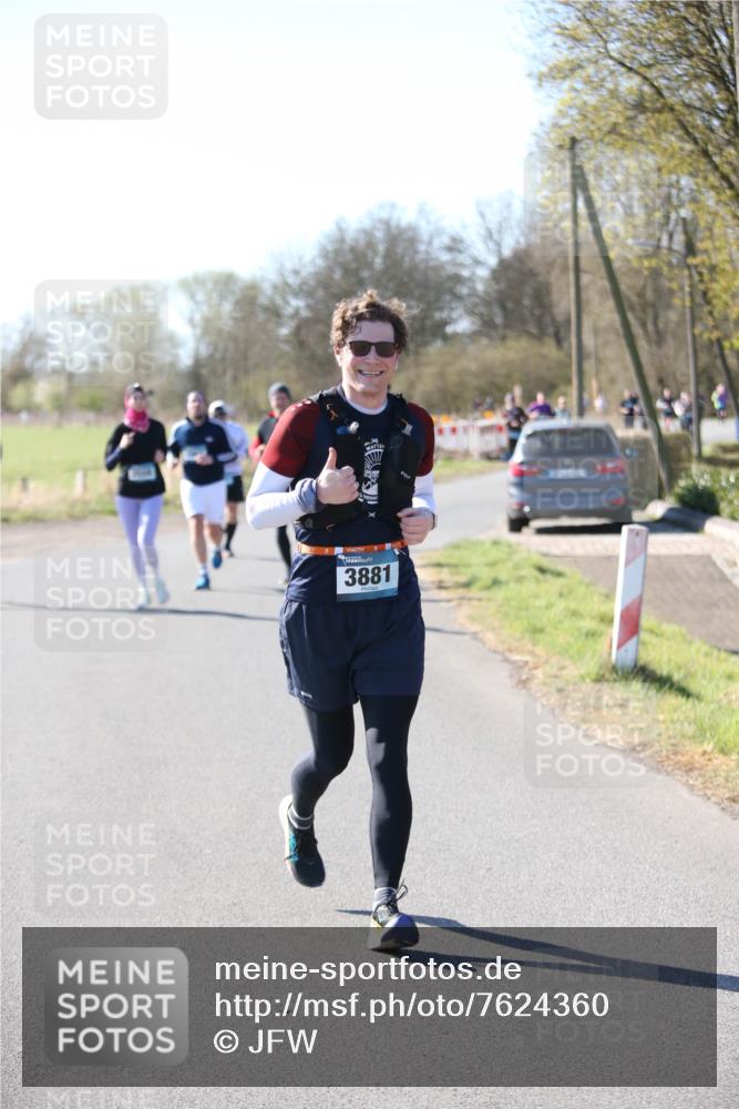 06.04.2025 - 44. Internationalen Wilhelmsburger Insellauf Jannik Wohlers http://msf.ph/oto/7624360 06.04.2025 10:34:30 Laufen 3881 meine-sportfotos.de