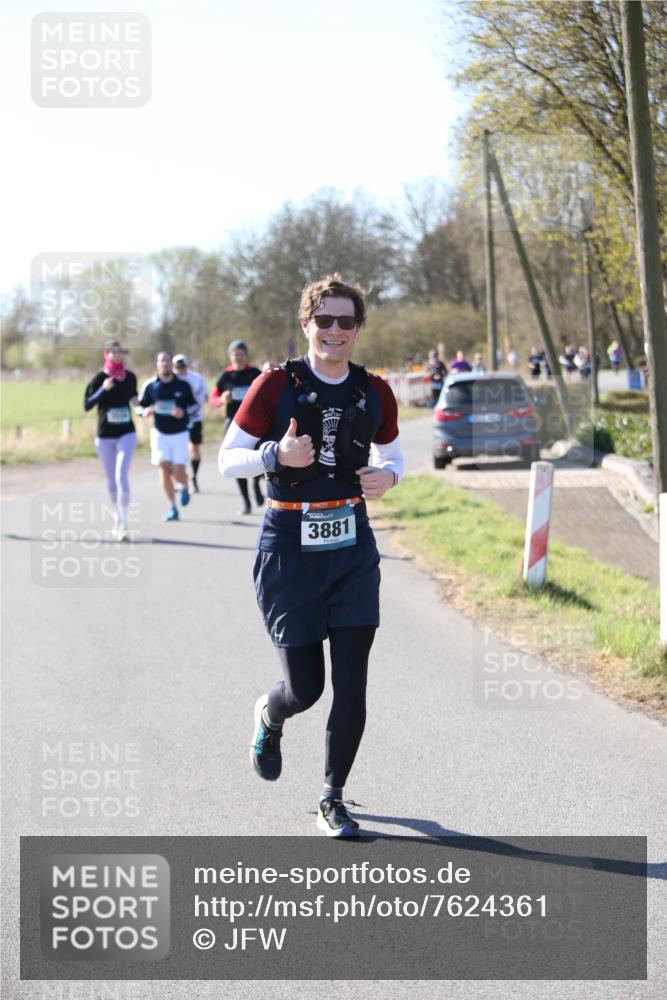 06.04.2025 - 44. Internationalen Wilhelmsburger Insellauf Jannik Wohlers http://msf.ph/oto/7624361 06.04.2025 10:34:30 Laufen 3881 meine-sportfotos.de