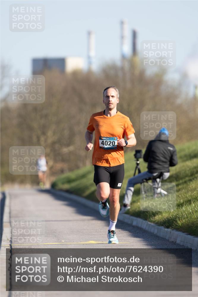 06.04.2025 - 44. Internationalen Wilhelmsburger Insellauf Michael Strokosch http://msf.ph/oto/7624390 06.04.2025 09:14:15 Laufen 4020 meine-sportfotos.de