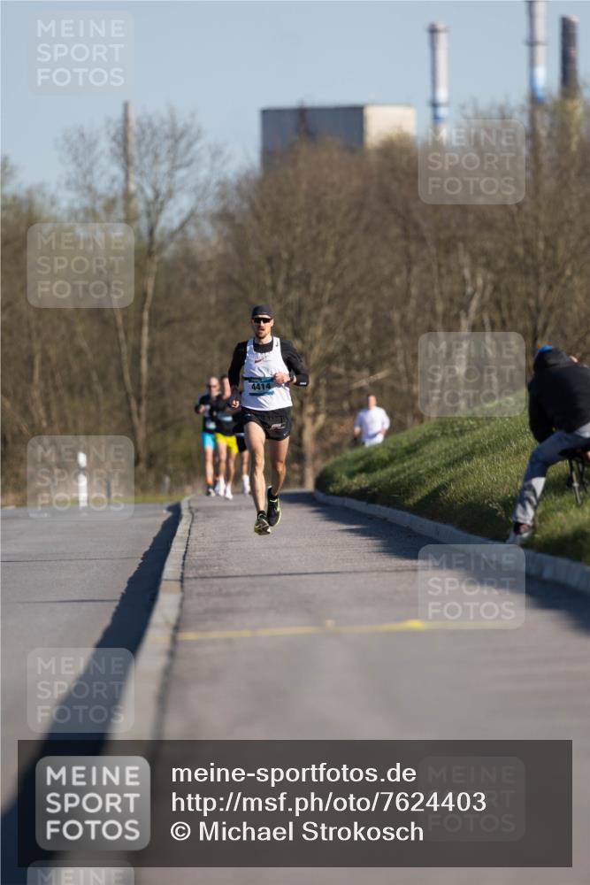 06.04.2025 - 44. Internationalen Wilhelmsburger Insellauf Michael Strokosch http://msf.ph/oto/7624403 06.04.2025 09:14:42 Laufen 4414 meine-sportfotos.de