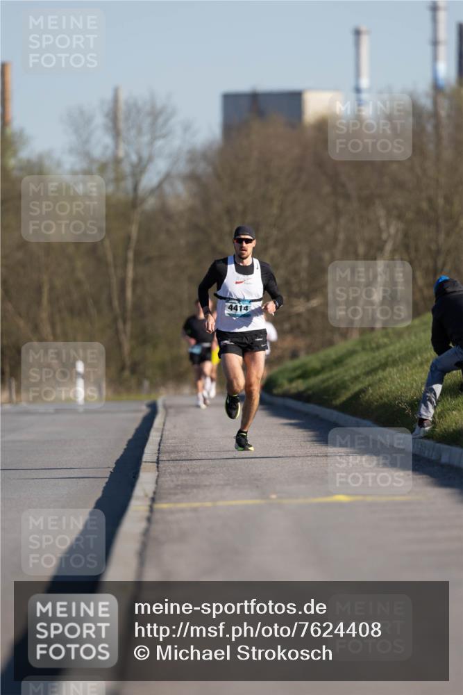 06.04.2025 - 44. Internationalen Wilhelmsburger Insellauf Michael Strokosch http://msf.ph/oto/7624408 06.04.2025 09:14:47 Laufen 4414 meine-sportfotos.de