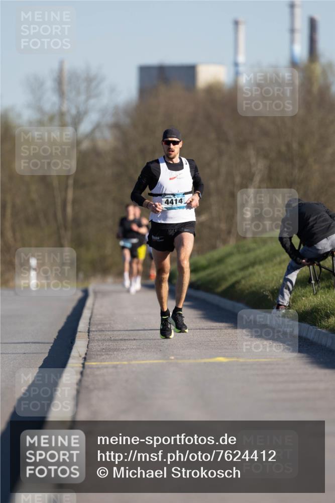 06.04.2025 - 44. Internationalen Wilhelmsburger Insellauf Michael Strokosch http://msf.ph/oto/7624412 06.04.2025 09:14:50 Laufen 4414 meine-sportfotos.de
