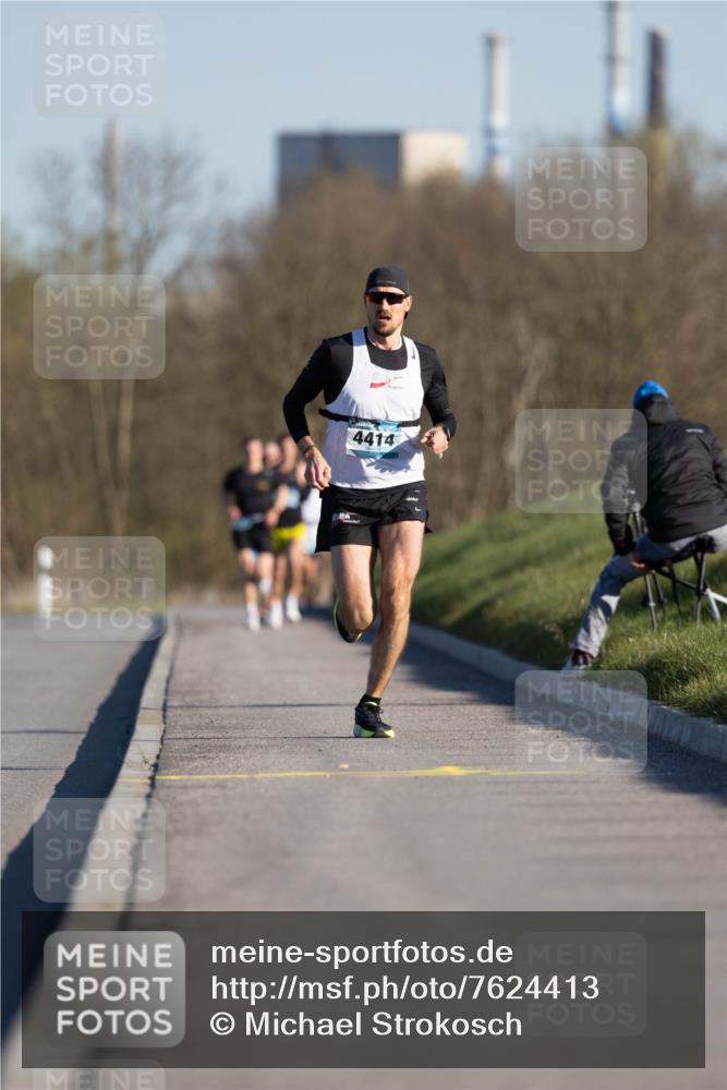 06.04.2025 - 44. Internationalen Wilhelmsburger Insellauf Michael Strokosch http://msf.ph/oto/7624413 06.04.2025 09:14:51 Laufen 4414 meine-sportfotos.de