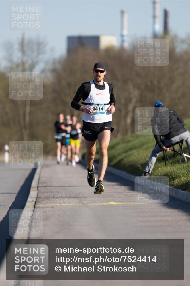 06.04.2025 - 44. Internationalen Wilhelmsburger Insellauf Michael Strokosch http://msf.ph/oto/7624414 06.04.2025 09:14:51 Laufen 4414 meine-sportfotos.de