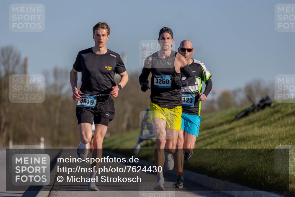 06.04.2025 - 44. Internationalen Wilhelmsburger Insellauf Michael Strokosch http://msf.ph/oto/7624430 06.04.2025 09:15:15 Laufen 4619, 3260, 123 meine-sportfotos.de