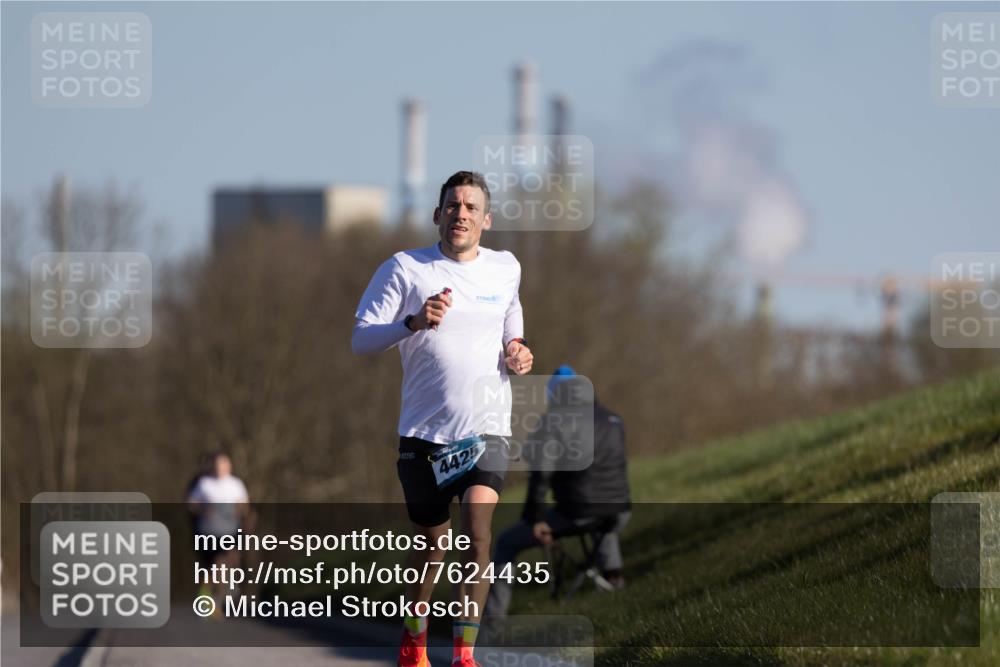 06.04.2025 - 44. Internationalen Wilhelmsburger Insellauf Michael Strokosch http://msf.ph/oto/7624435 06.04.2025 09:15:25 Laufen 4425 meine-sportfotos.de