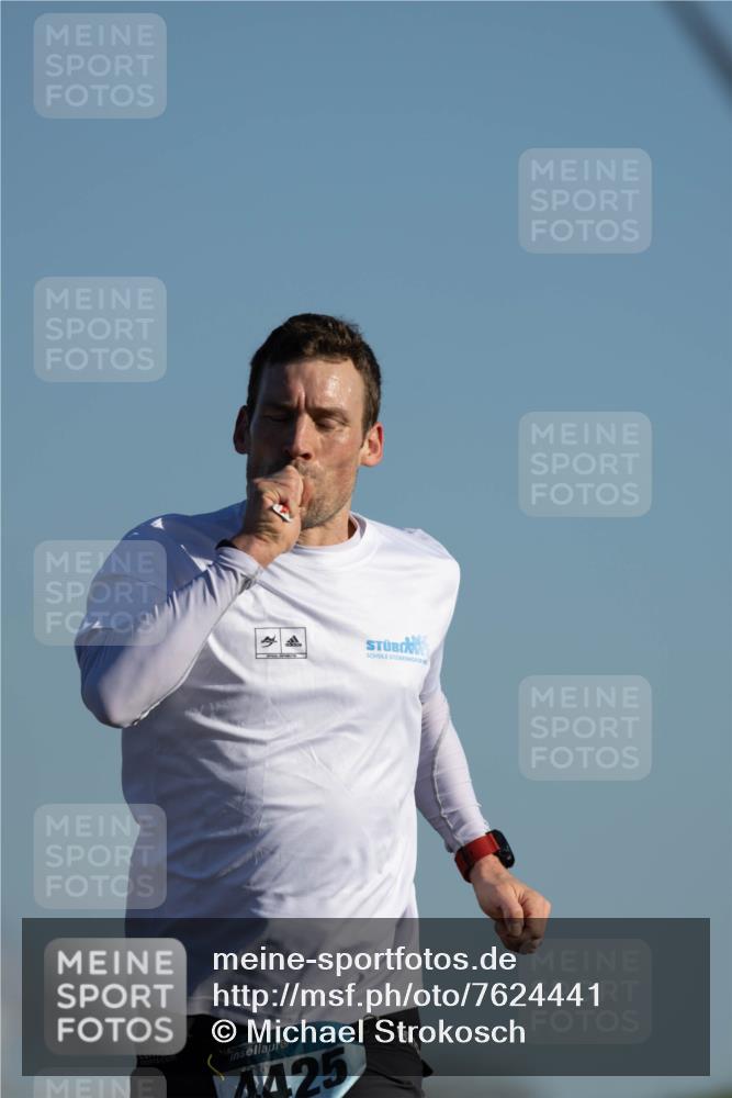 06.04.2025 - 44. Internationalen Wilhelmsburger Insellauf Michael Strokosch http://msf.ph/oto/7624441 06.04.2025 09:15:31 Laufen 425 meine-sportfotos.de