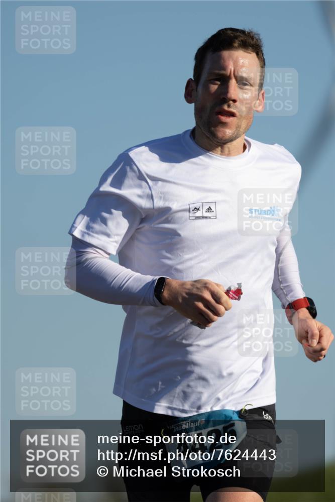 06.04.2025 - 44. Internationalen Wilhelmsburger Insellauf Michael Strokosch http://msf.ph/oto/7624443 06.04.2025 09:15:31 Laufen 14, 4425 meine-sportfotos.de