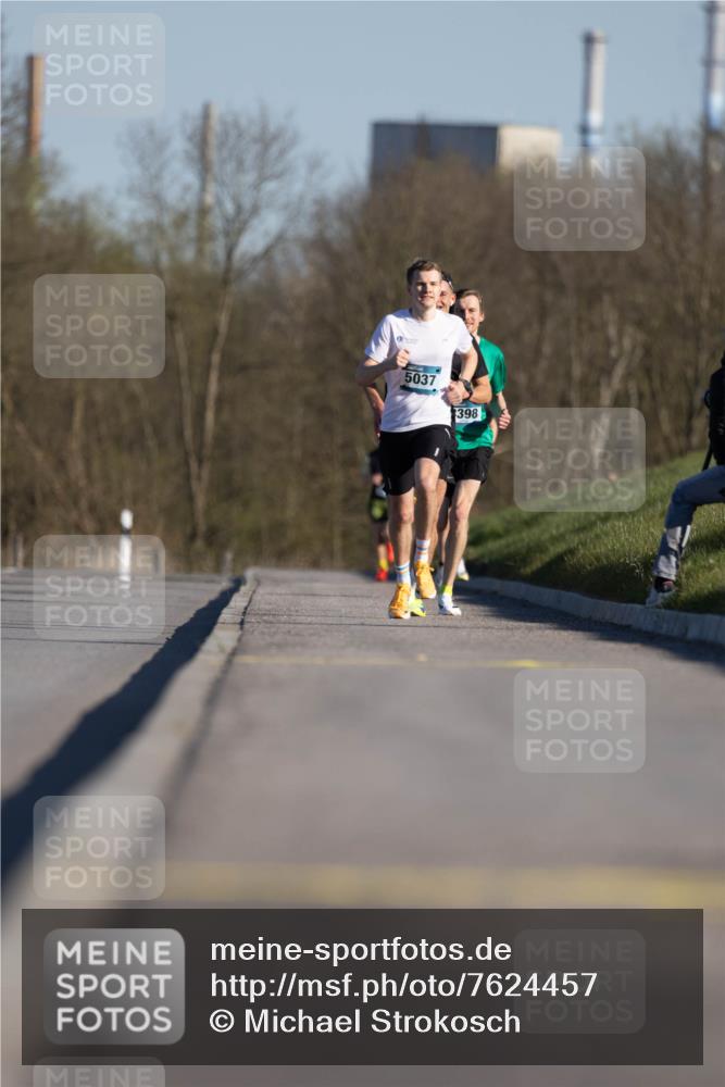 06.04.2025 - 44. Internationalen Wilhelmsburger Insellauf Michael Strokosch http://msf.ph/oto/7624457 06.04.2025 09:15:42 Laufen 5037, 398 meine-sportfotos.de