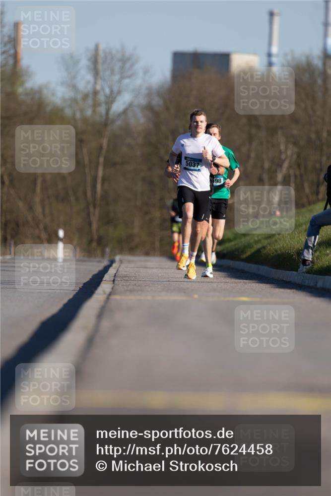 06.04.2025 - 44. Internationalen Wilhelmsburger Insellauf Michael Strokosch http://msf.ph/oto/7624458 06.04.2025 09:15:42 Laufen 5037, 98 meine-sportfotos.de