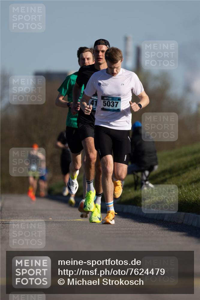 06.04.2025 - 44. Internationalen Wilhelmsburger Insellauf Michael Strokosch http://msf.ph/oto/7624479 06.04.2025 09:15:50 Laufen 41, 5037 meine-sportfotos.de