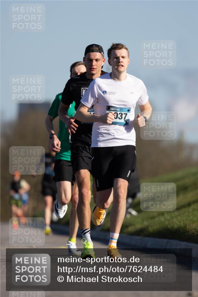 06.04.2025 - 44. Internationalen Wilhelmsburger Insellauf Michael Strokosch http://msf.ph/oto/7624484 06.04.2025 09:15:51 Laufen 037 meine-sportfotos.de
