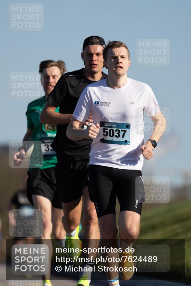 06.04.2025 - 44. Internationalen Wilhelmsburger Insellauf Michael Strokosch http://msf.ph/oto/7624489 06.04.2025 09:15:53 Laufen 33, 5037 meine-sportfotos.de