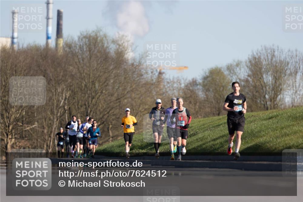 06.04.2025 - 44. Internationalen Wilhelmsburger Insellauf Michael Strokosch http://msf.ph/oto/7624512 06.04.2025 09:18:17 Laufen  meine-sportfotos.de