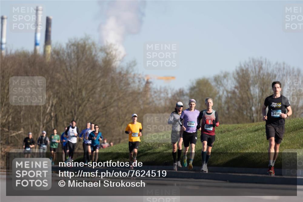 06.04.2025 - 44. Internationalen Wilhelmsburger Insellauf Michael Strokosch http://msf.ph/oto/7624519 06.04.2025 09:18:21 Laufen 3643, 3994, 4265, 3456 meine-sportfotos.de