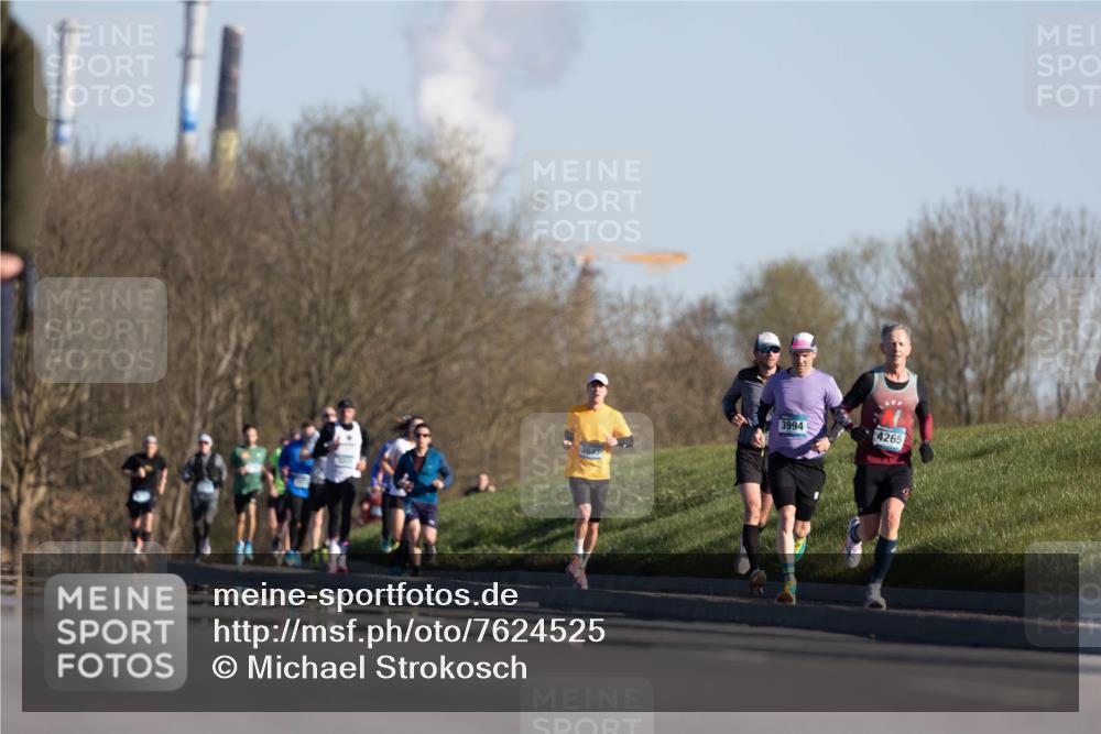 06.04.2025 - 44. Internationalen Wilhelmsburger Insellauf Michael Strokosch http://msf.ph/oto/7624525 06.04.2025 09:18:23 Laufen 3994, 4265 meine-sportfotos.de