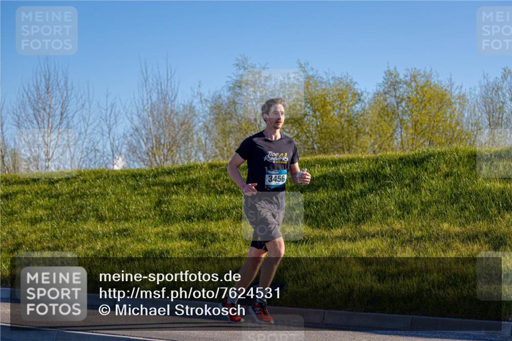 06.04.2025 - 44. Internationalen Wilhelmsburger Insellauf Michael Strokosch http://msf.ph/oto/7624531 06.04.2025 09:18:40 Laufen 3456 meine-sportfotos.de