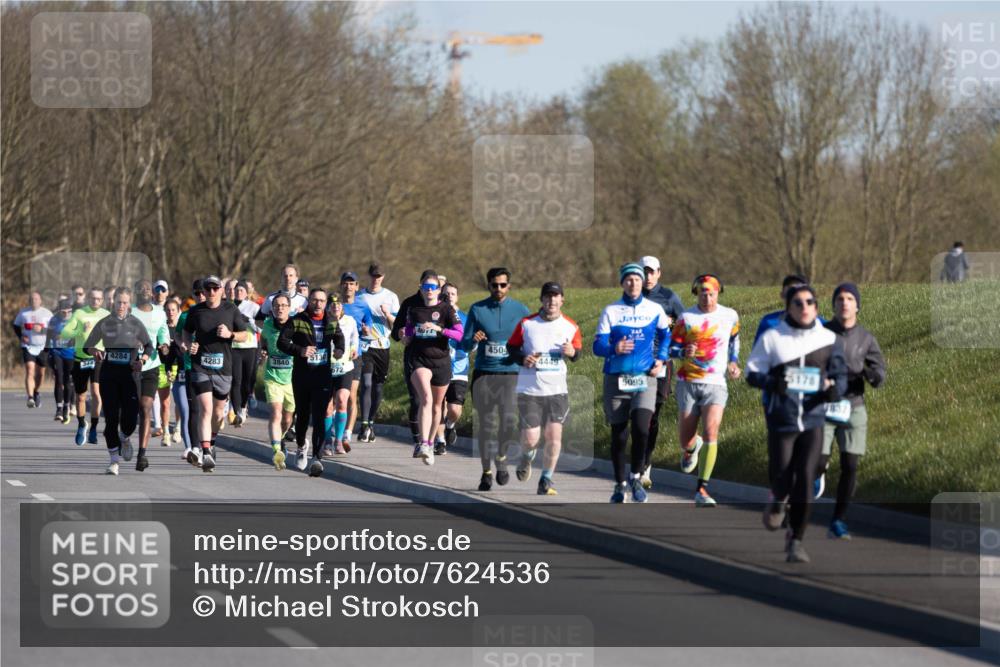 06.04.2025 - 44. Internationalen Wilhelmsburger Insellauf Michael Strokosch http://msf.ph/oto/7624536 06.04.2025 09:24:24 Laufen 4284, 4283, 3840, 344, 4504, 4449, 5178, 5095, 1837 meine-sportfotos.de
