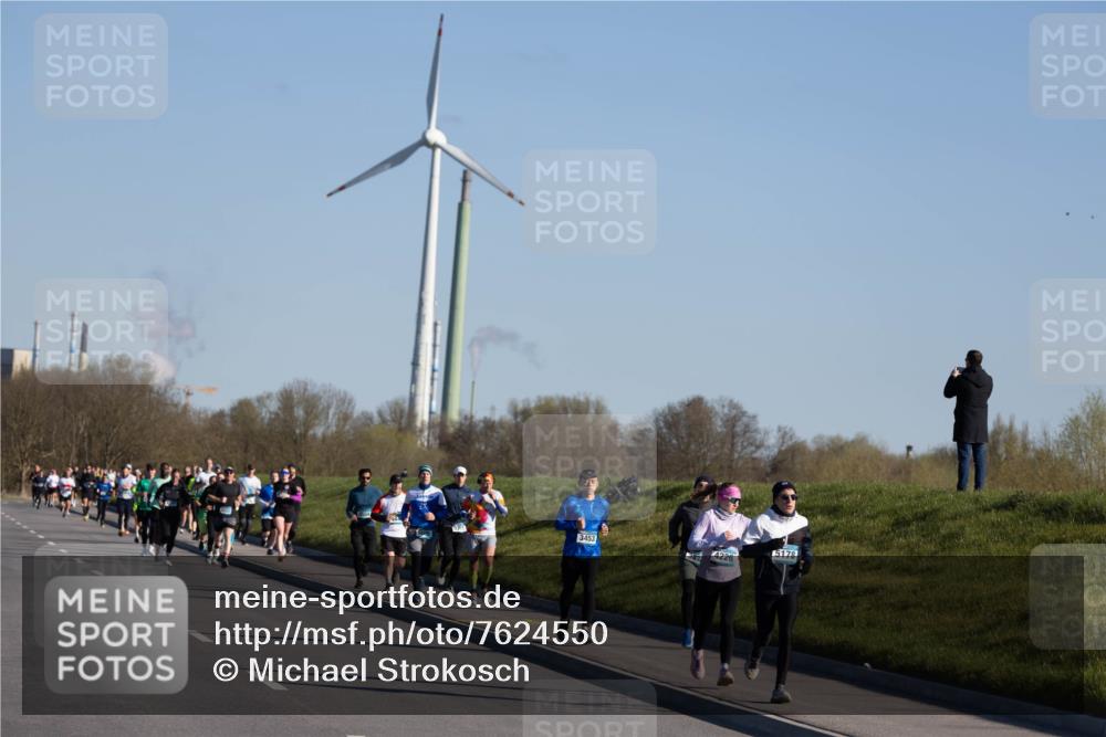 06.04.2025 - 44. Internationalen Wilhelmsburger Insellauf Michael Strokosch http://msf.ph/oto/7624550 06.04.2025 09:24:36 Laufen 3453, 383, 4226, 5178 meine-sportfotos.de