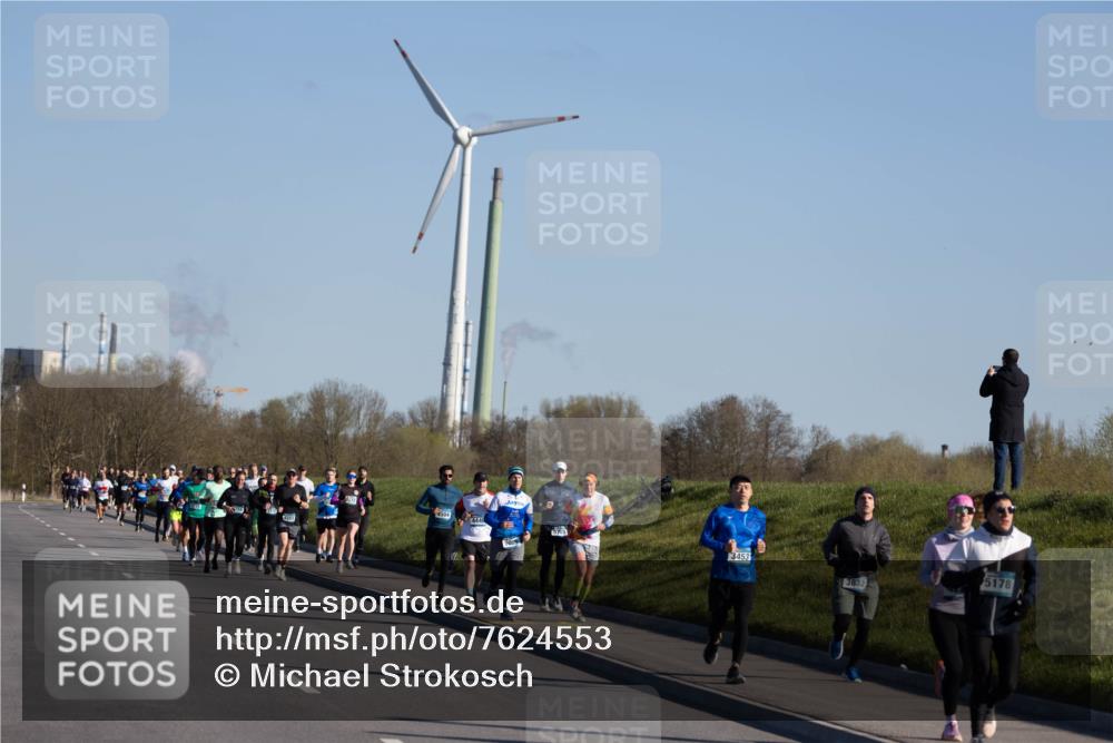 06.04.2025 - 44. Internationalen Wilhelmsburger Insellauf Michael Strokosch http://msf.ph/oto/7624553 06.04.2025 09:24:38 Laufen 504, 3453, 3832, 5178 meine-sportfotos.de