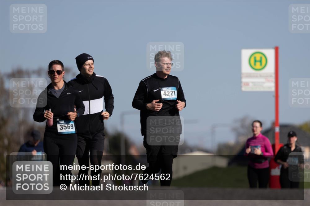 06.04.2025 - 44. Internationalen Wilhelmsburger Insellauf Michael Strokosch http://msf.ph/oto/7624562 06.04.2025 10:08:56 Laufen 2, 3569, 4221 meine-sportfotos.de