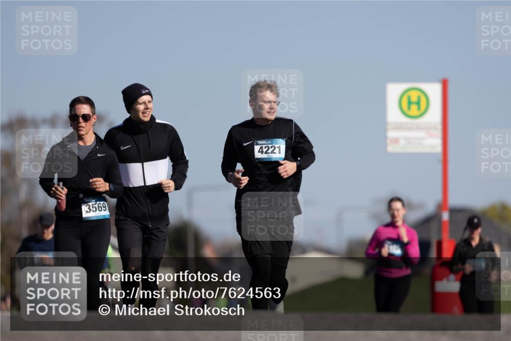 06.04.2025 - 44. Internationalen Wilhelmsburger Insellauf Michael Strokosch http://msf.ph/oto/7624563 06.04.2025 10:08:56 Laufen 3569, 4221 meine-sportfotos.de