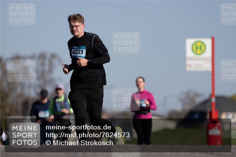 06.04.2025 - 44. Internationalen Wilhelmsburger Insellauf Michael Strokosch http://msf.ph/oto/7624573 06.04.2025 10:09:00 Laufen 4221 meine-sportfotos.de