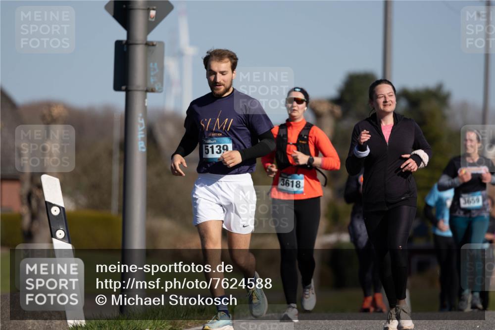 06.04.2025 - 44. Internationalen Wilhelmsburger Insellauf Michael Strokosch http://msf.ph/oto/7624588 06.04.2025 10:09:23 Laufen 21, 097, 5139, 3618, 3659, 300 meine-sportfotos.de