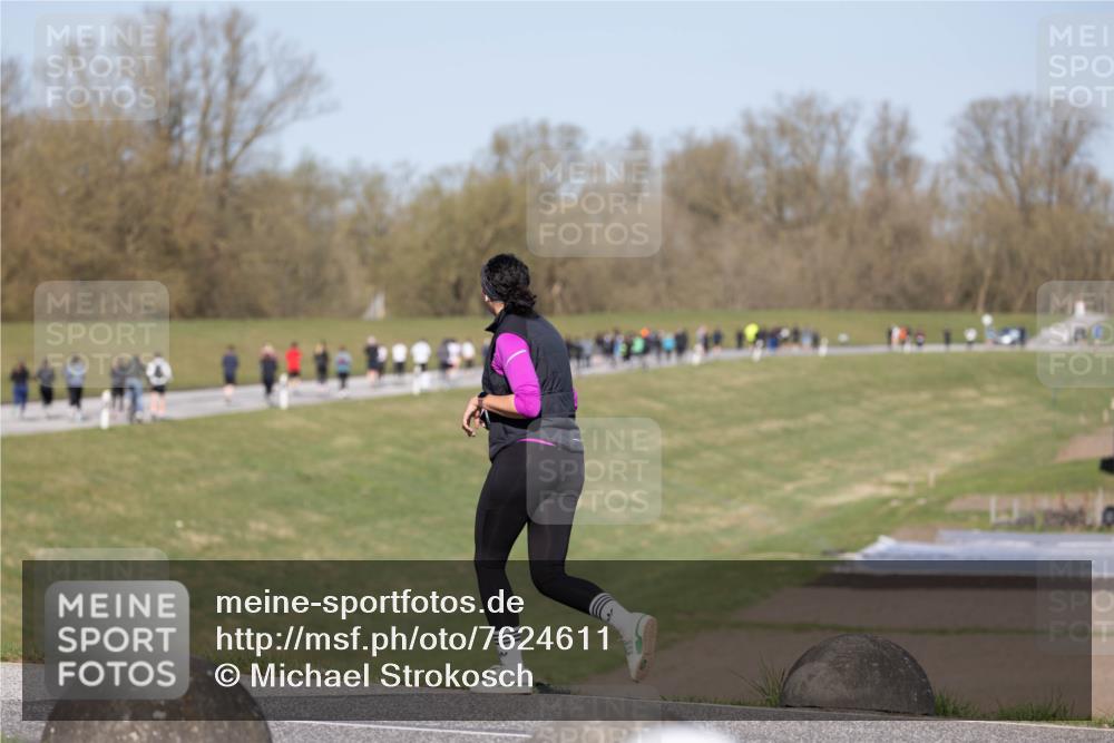 06.04.2025 - 44. Internationalen Wilhelmsburger Insellauf Michael Strokosch http://msf.ph/oto/7624611 06.04.2025 10:09:49 Laufen  meine-sportfotos.de