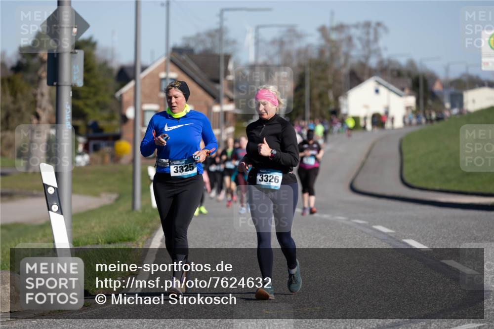 06.04.2025 - 44. Internationalen Wilhelmsburger Insellauf Michael Strokosch http://msf.ph/oto/7624632 06.04.2025 10:10:02 Laufen 3325, 3326 meine-sportfotos.de