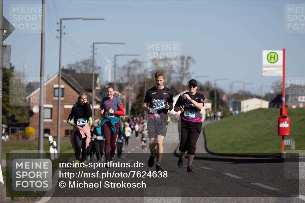 06.04.2025 - 44. Internationalen Wilhelmsburger Insellauf Michael Strokosch http://msf.ph/oto/7624638 06.04.2025 10:10:12 Laufen 3782, 3710, 3525, 3531, 115 meine-sportfotos.de